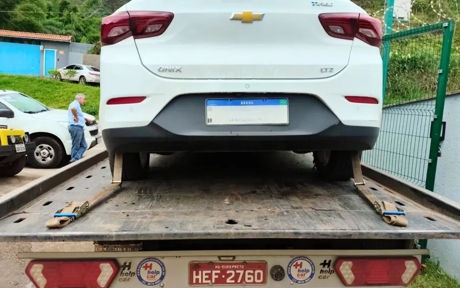 Reboque de Chevrolet Onix na região de Diogo de Vasconcelos MG